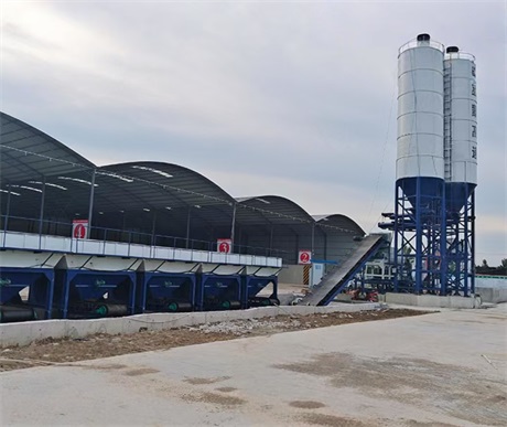 800噸穩(wěn)定土拌合站性能特點(diǎn)